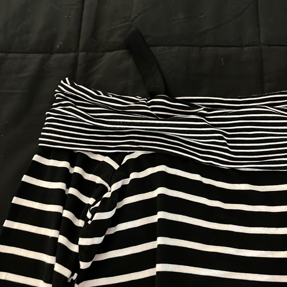 Cable & Gauge off the shoulder long sleeved stripe top - Picture 3 of 5